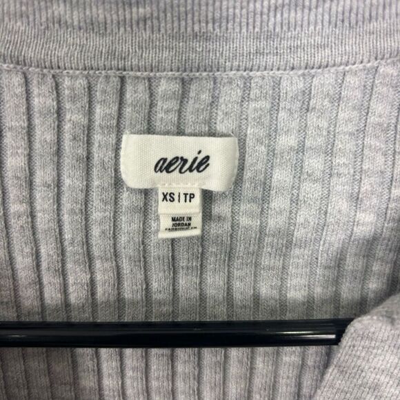 Aerie Grey Ribbed Collared Button Font Cropped Sweater Size XS - Picture 5 of 7
